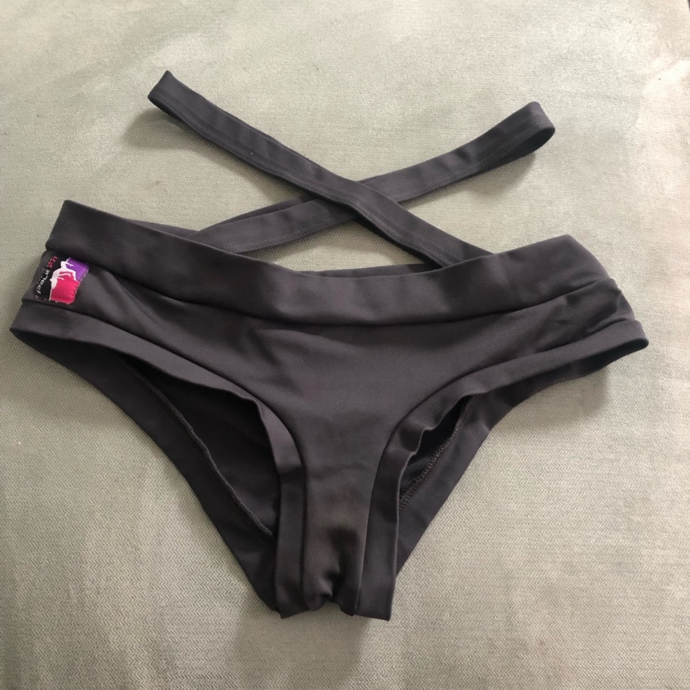 Polefit criss cross Brazilian pole dance bottoms